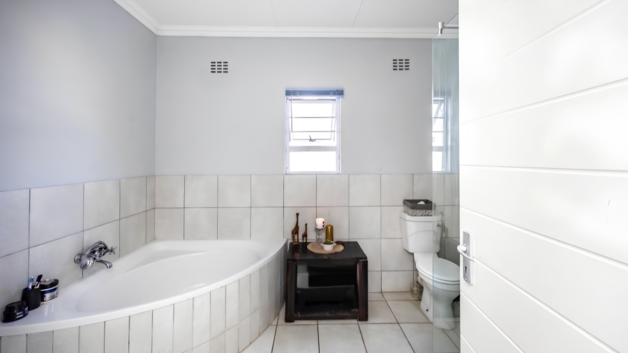 4 Bedroom Property for Sale in Gonubie Eastern Cape